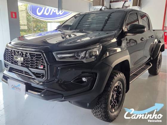 TOYOTA HILUX 2.8 D-4D TURBO DIESEL CD GR-S 4X4 AUTOMÁTICO TOYOTA HILUX 2.8 D-4D TURBO DIESEL CD GR-S 4X4 AUTOMÁTICO